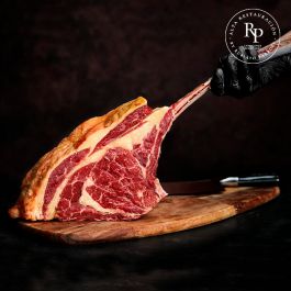 Tomahawk vaca vieja madurada 1 5 kg Corte Selecto